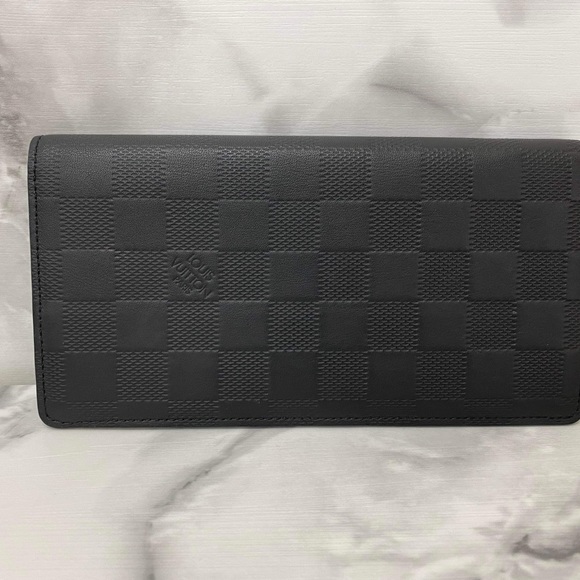 Louis Vuitton Wallet - Picture 2 of 14